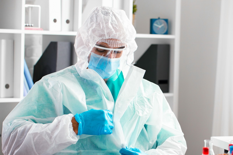 Occupational Health & Safety in Healthcare: Perlindungan Tenaga Medis dan Non-Medis